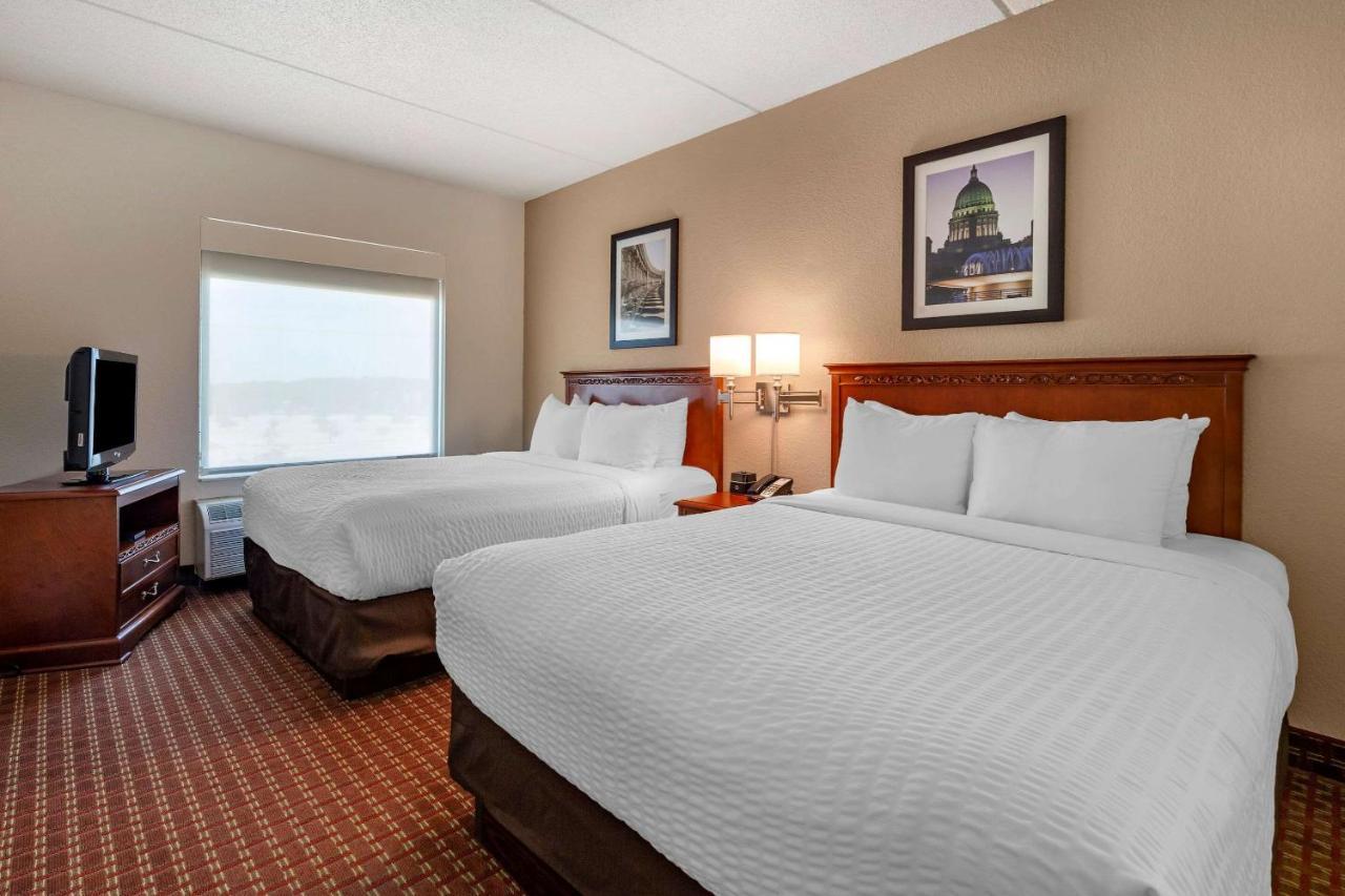 Clarion Suites At The Alliant Energy Center Madison Exterior foto